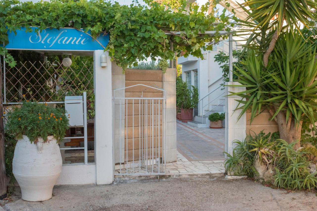 Stefanie Studios Agia Marina 外观 照片